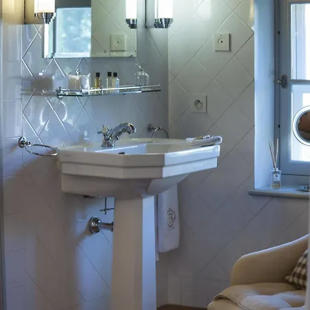 Hotel De Peint - Et Restaurant 5*