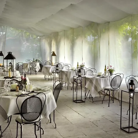 De Peint - Et Restaurant 5* Arles